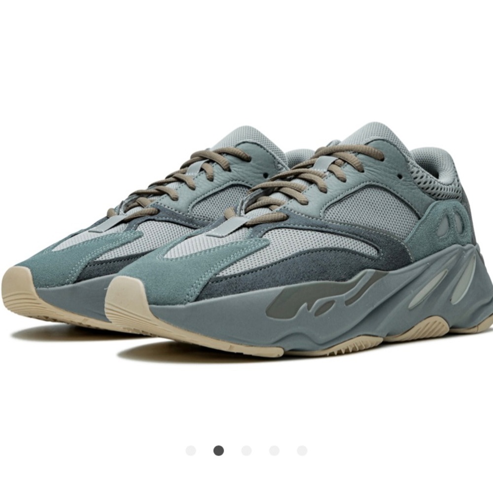 Yeezy Boost 700